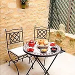 Clos Du Presidial: Romantic Hideway In The Medieval *