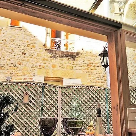 Clos Du Presidial: Romantic Hideway In The Medieval *