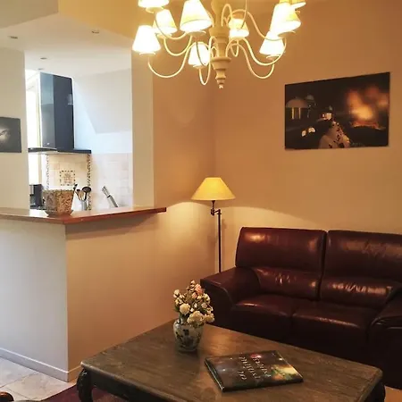 Clos Du Presidial: Romantic Hideway In The Medieval